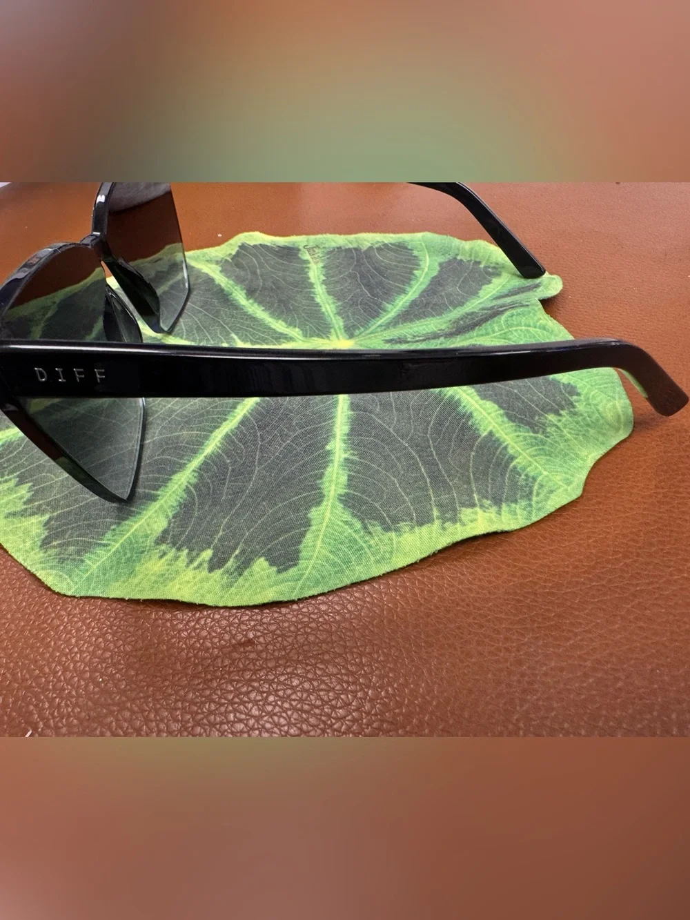 Diff Eyewear Oversized Cat-Eye Sunglasses Gray Gradient Lenses